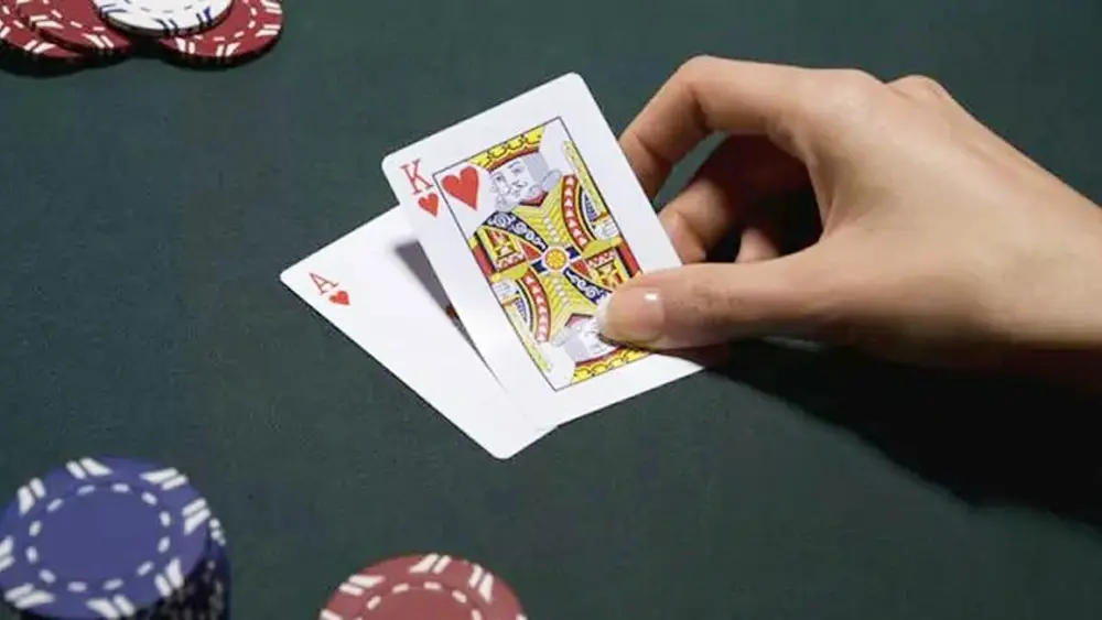 德州扑克常见误区解析：避开这些弯路，提升你的牌技(图1)
