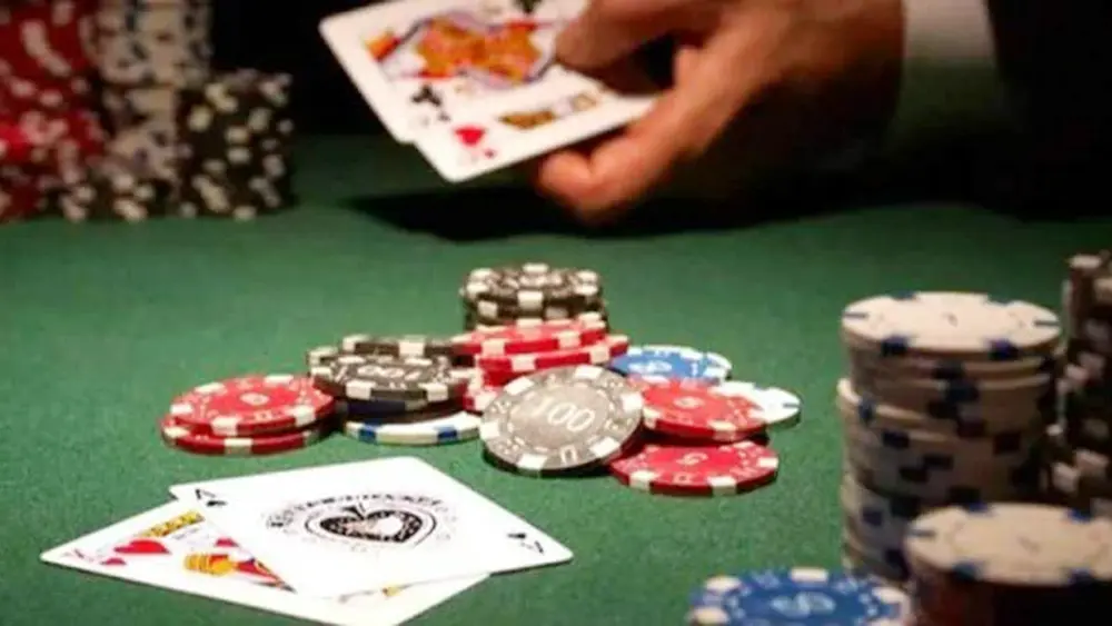 揭秘德州扑克实战技巧,助你牌局胜率飙升!(图1) 揭秘德州扑克实战技巧,助你牌局胜率飙升!(图1)