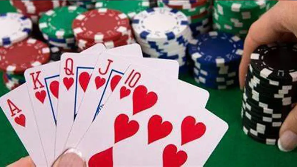 德州扑克下载与热门赛事全攻略：赢取大奖之路